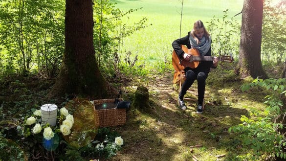 Baumbestattung und Urnenbeisetzung im Wald der Ewigkeit in Kundl Tirol Waldfriedhof_Naturbestattung Gmbh Zadrobilek