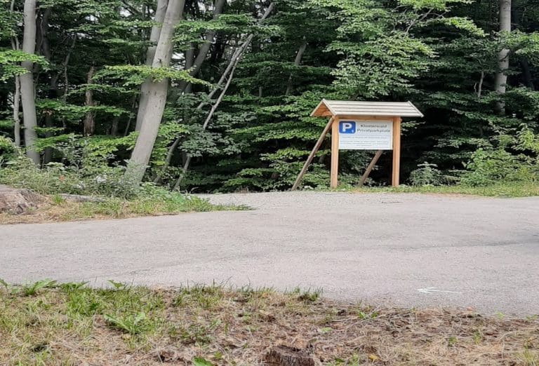 Parkplatz Klosterwald Kahlenberg Naturbestattung GmbH